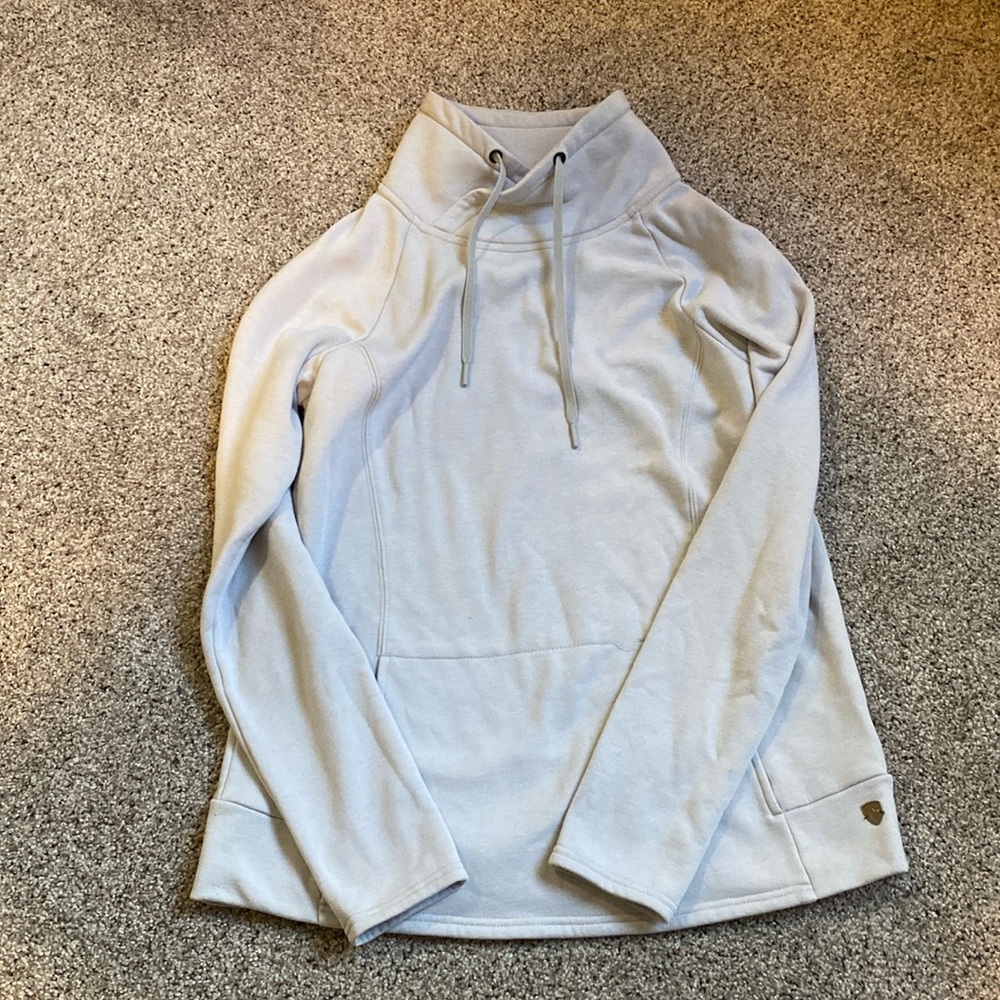 Kuhl light grey women’s pull over. Size medium. Lightly worn.